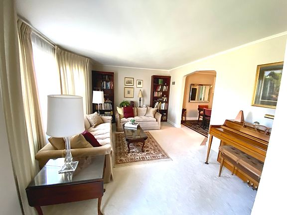 3rd image of 3016 N 78th Ct