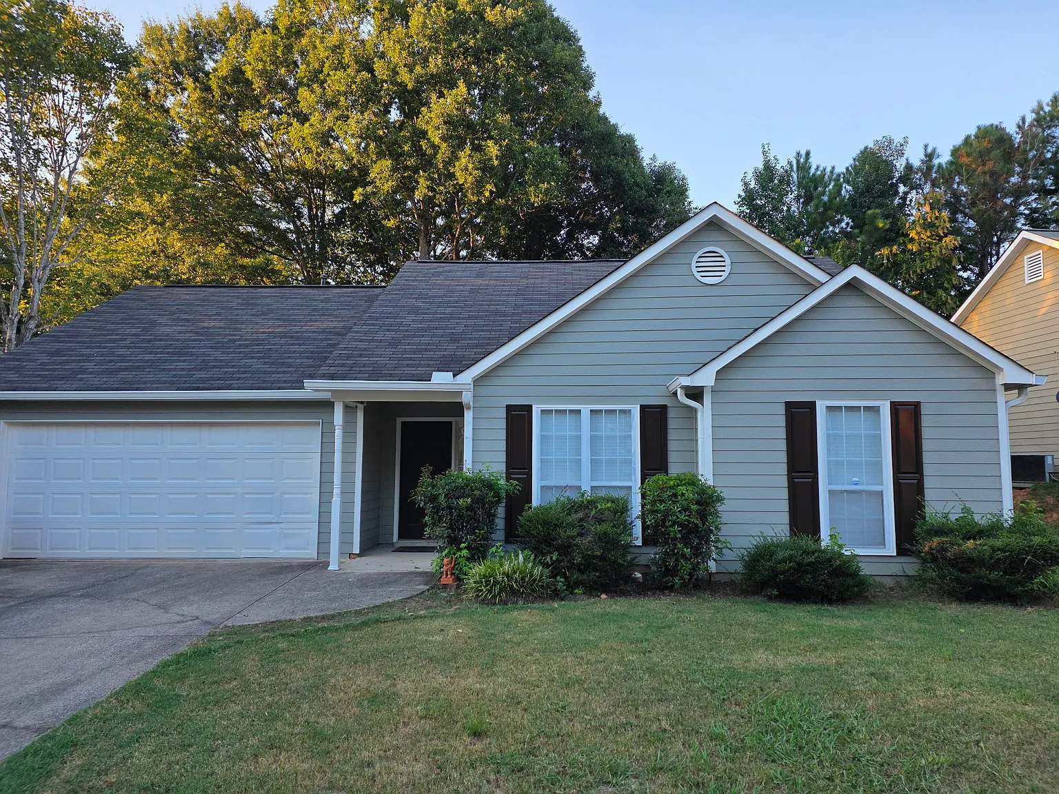 3 bed, 1190 sqft, $2,000 — Photo 2