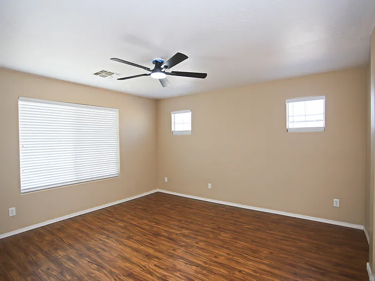 512 E Rainbow Dr — Photo 22