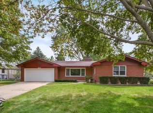 933 73rd St, Downers Grove, IL 60516