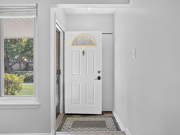 3rd image of 15109A Susanna St