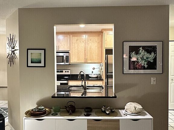 4th image of 1824 Yuma Ln N