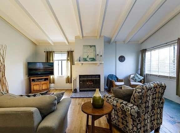 4th image of 628 Sunvale Ave