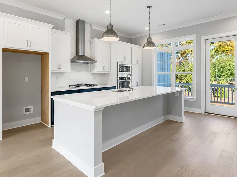2035 Parkside Ln — Photo 15