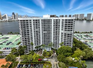 3600 Mystic Pointe Dr APT 305, Aventura, FL 33180