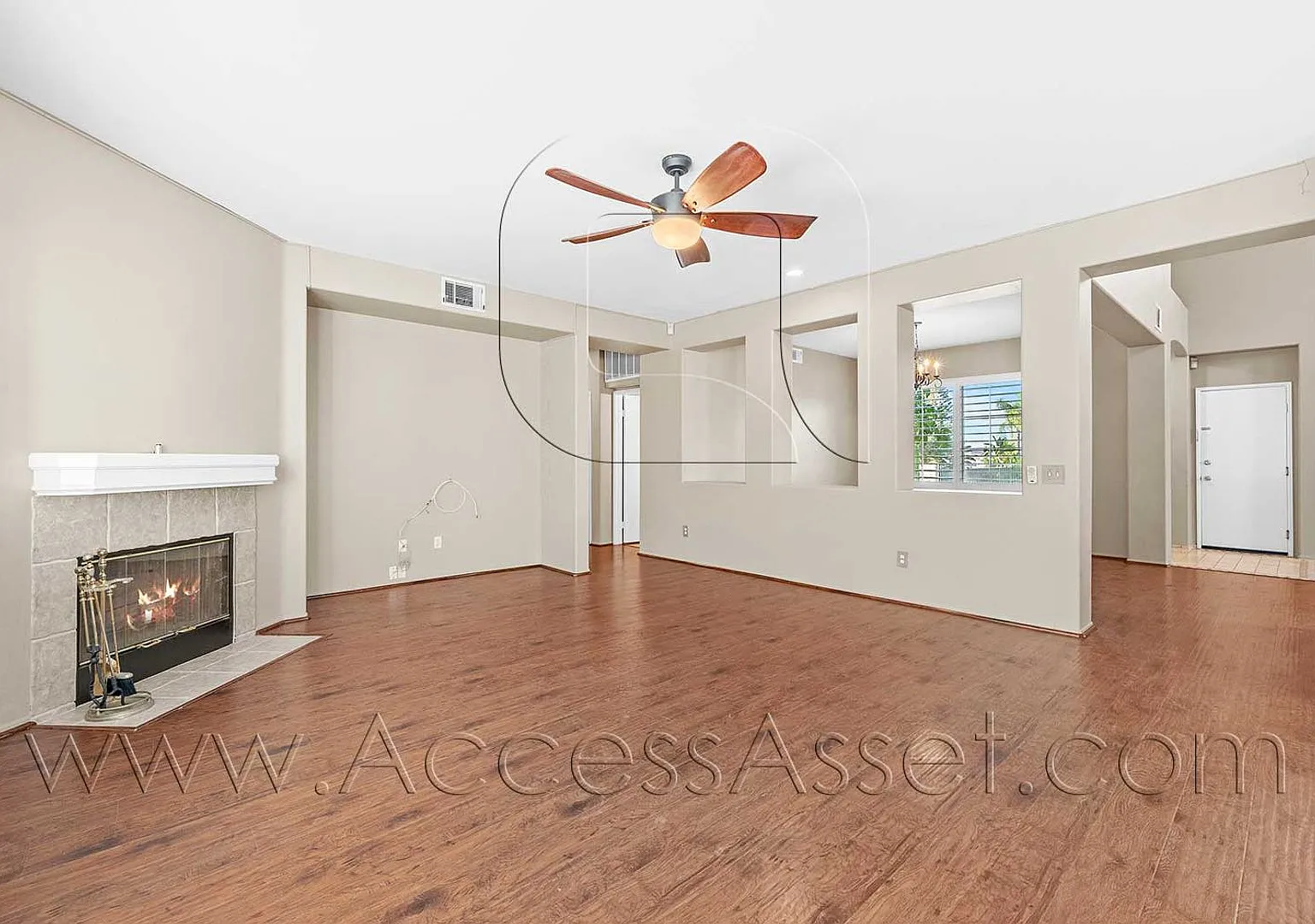 Beautiful 5 Bed, 3 Bath Home in South Corona — Photo 3