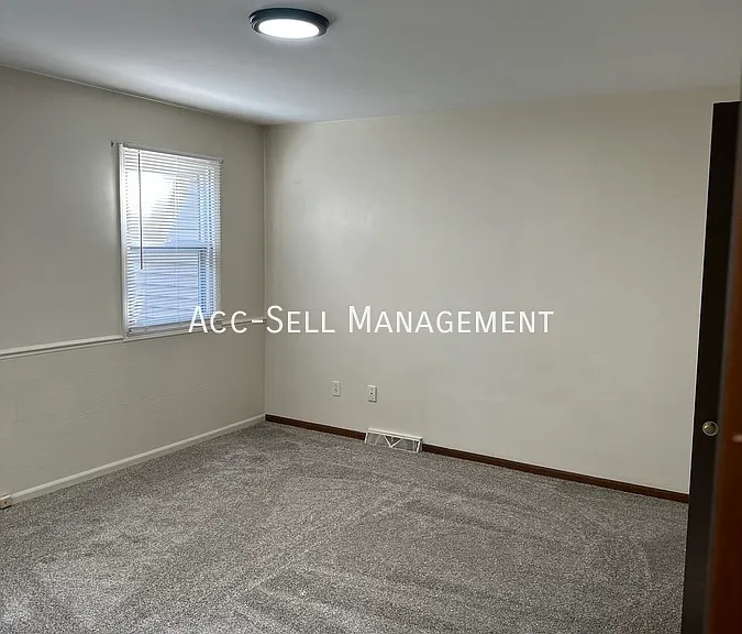 5798 Christie Ave SE — Photo 12