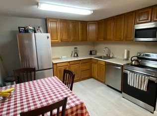 19 Maple St APT 1, Amesbury, MA 01913