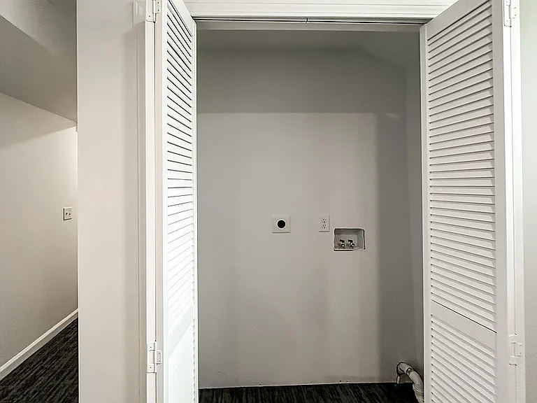 2122 Bancroft St — Photo 17