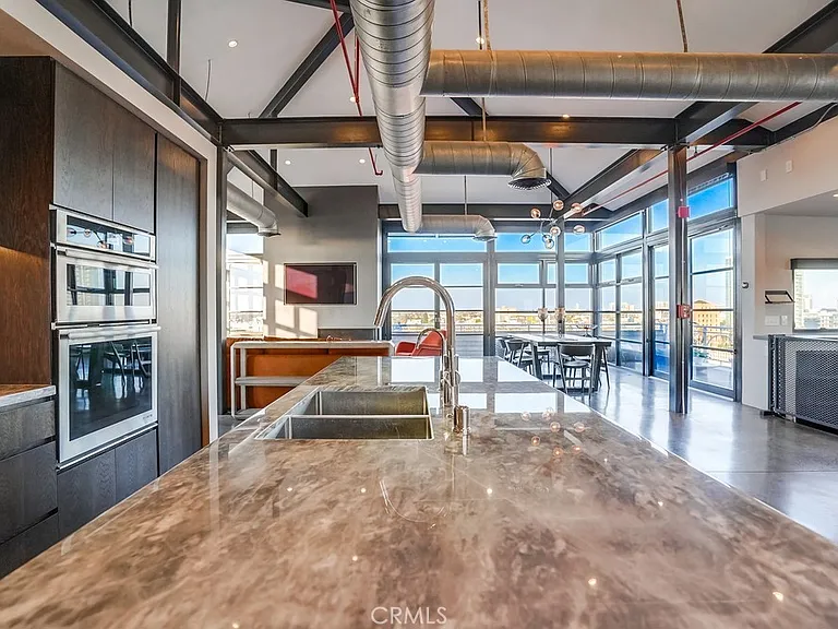 100 W 5th St #Penthouse 9B — Photo 11