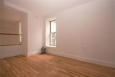 Rented by R New York