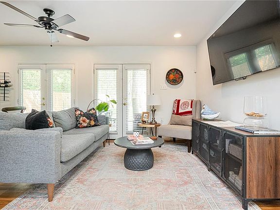 4th image of 1428 Sandy Ln