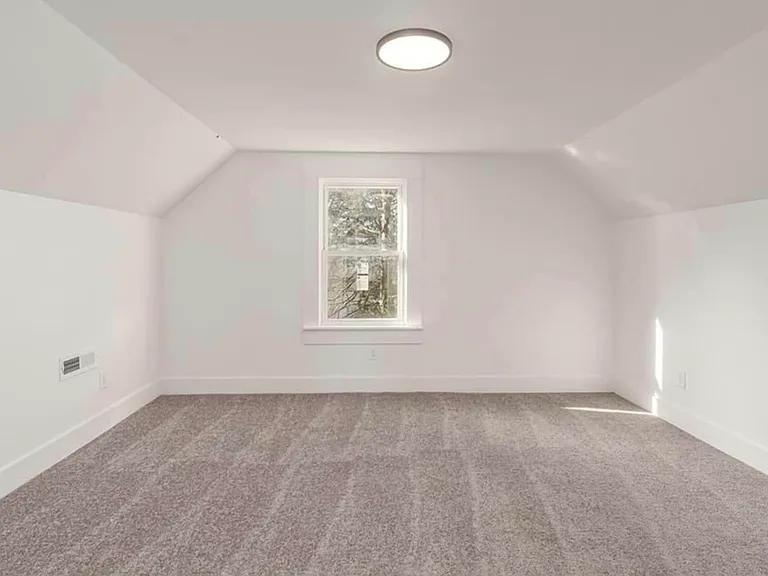 407 Cox Ave — Photo 11