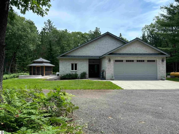 1573 Nash Trl, East Tawas, MI 48730