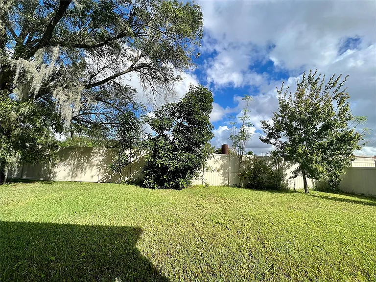 10007 Leyburn Ct — Photo 14