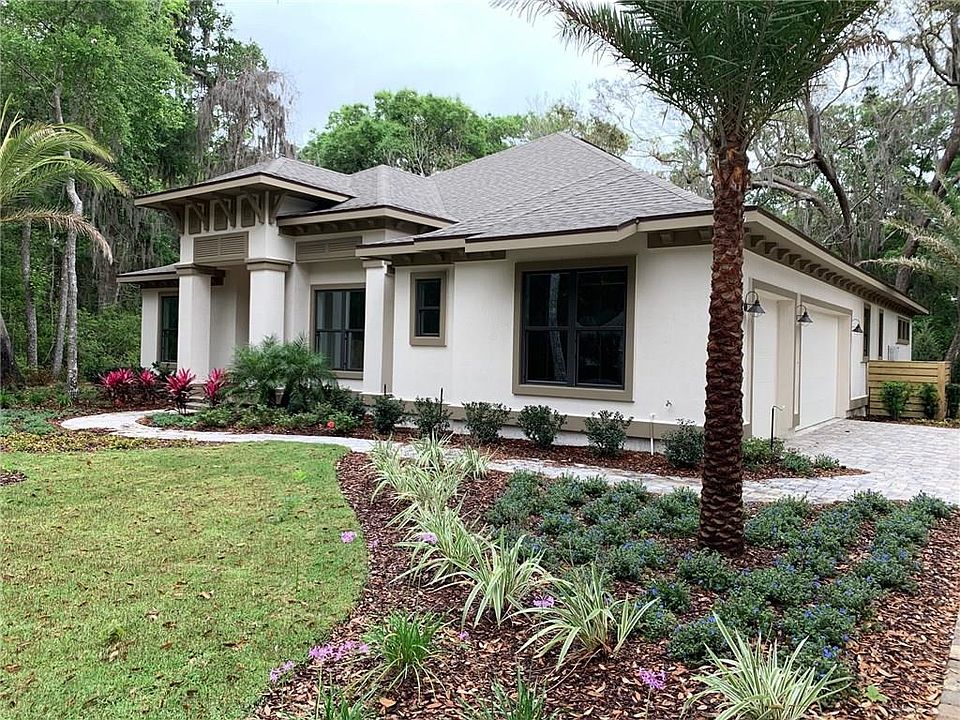 1st image of 17 Moss Oaks Dr