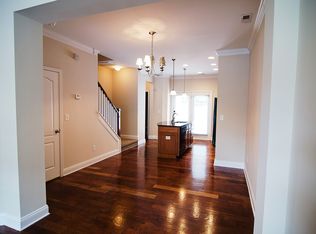 335 Hurston Cir, Charlotte, NC 28208