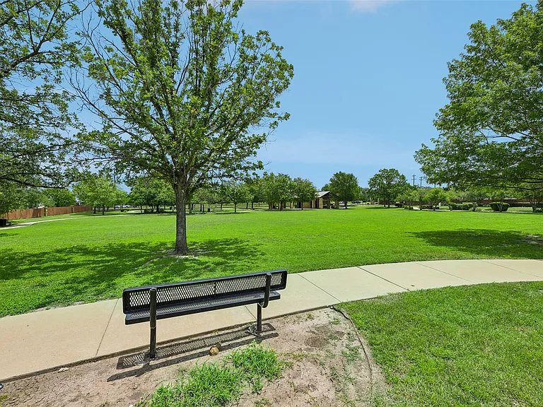 364 Hometown Pkwy — Photo 39