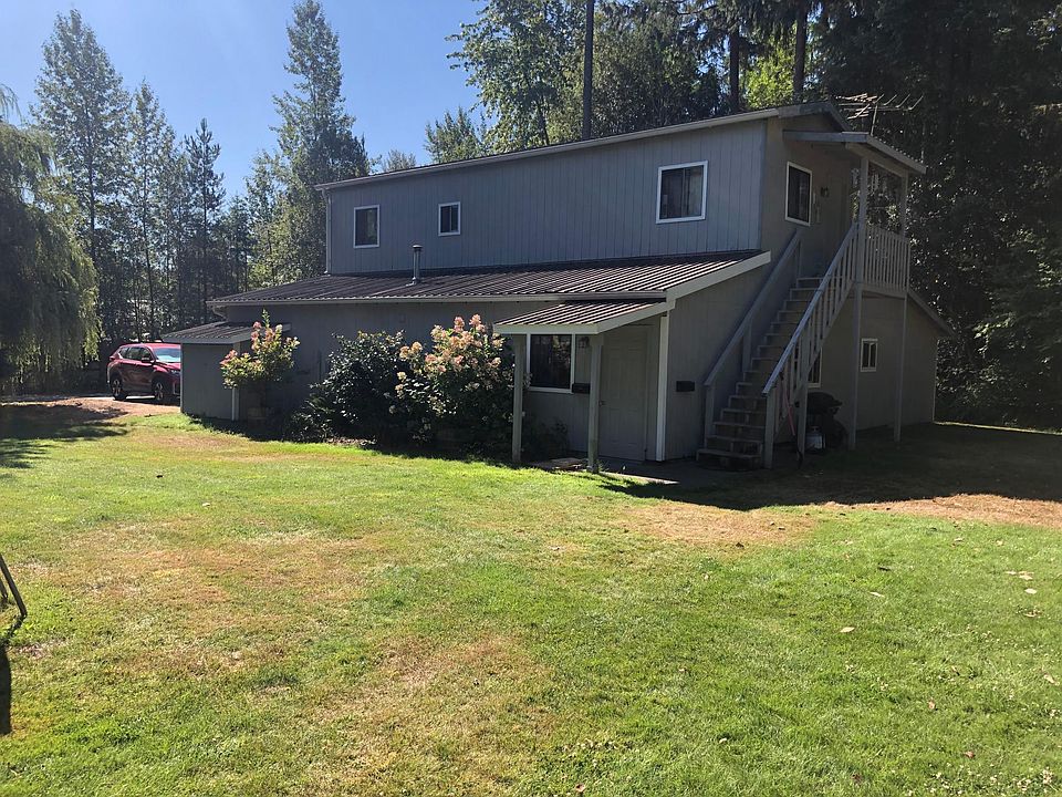 1st image of 1541 38th Ln NE