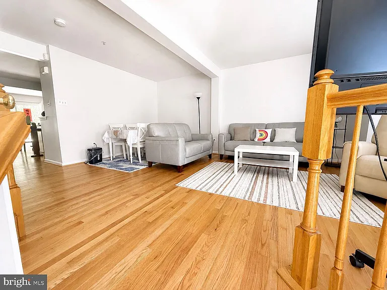10417 Heathside Way — Photo 3