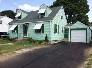 62 Community Dr, Cranston, RI 02905