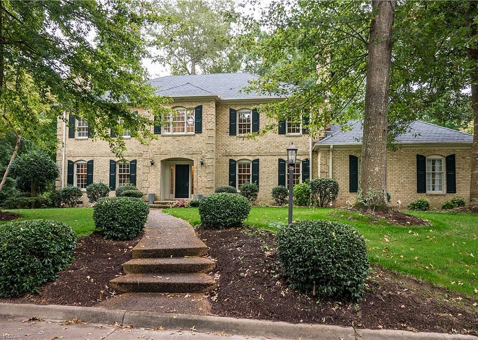 1st image of 1300 Wellington Ct