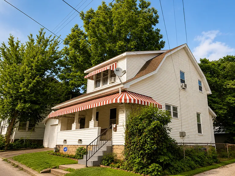 221.5 Russell St — Photo 13
