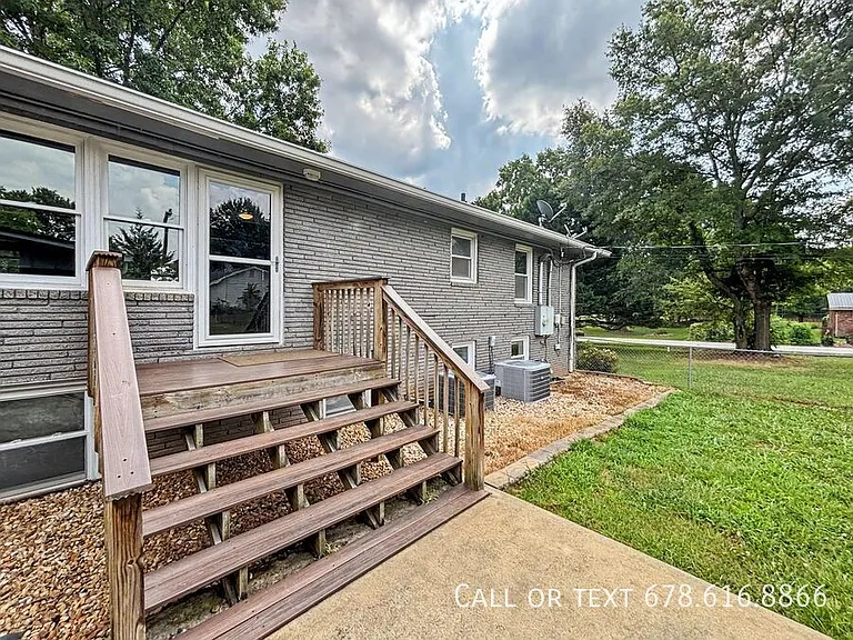 560 Lee Byrd Rd #A — Photo 21