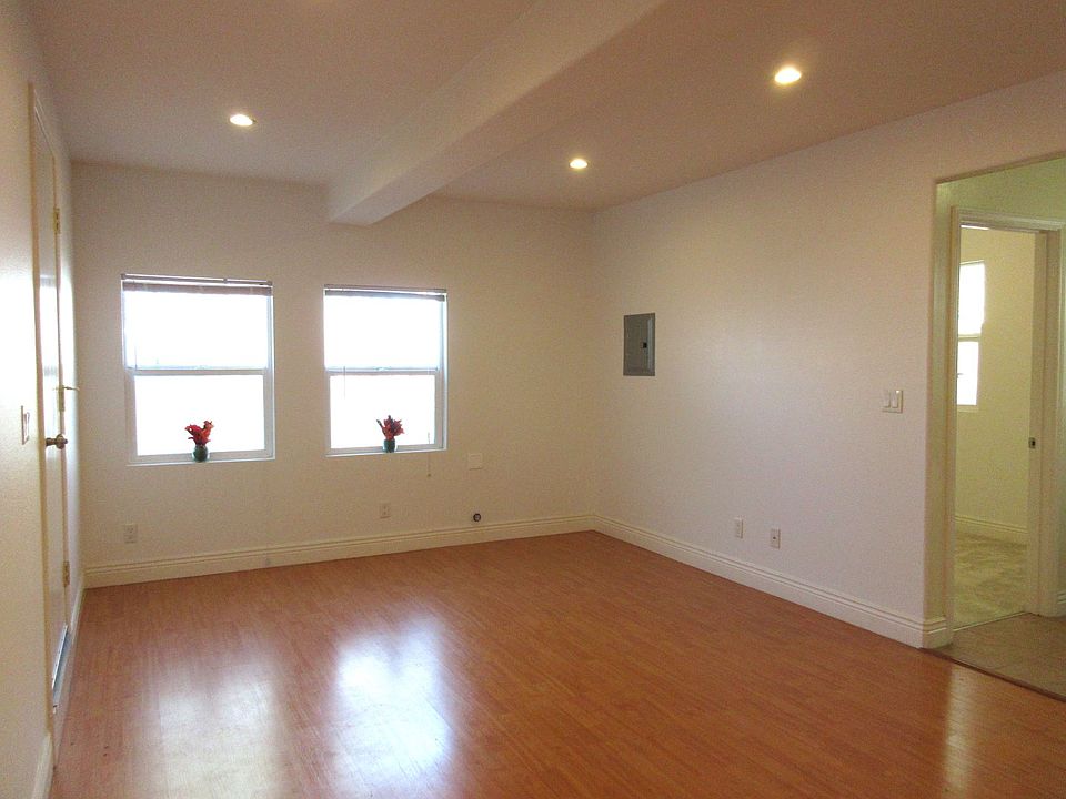 1st image of 17-21 Capp St #19