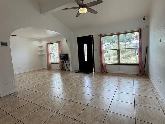 3rd image of 101 Gardenia Rd