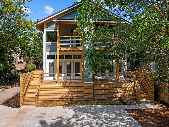 3rd image of 1213 N Hyde Park Ave #1