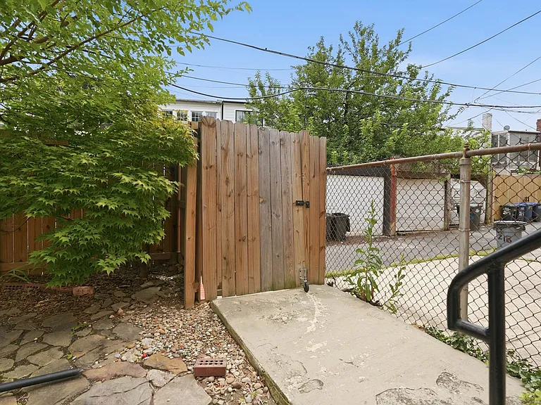 214 Rhode Island Ave NW — Photo 17