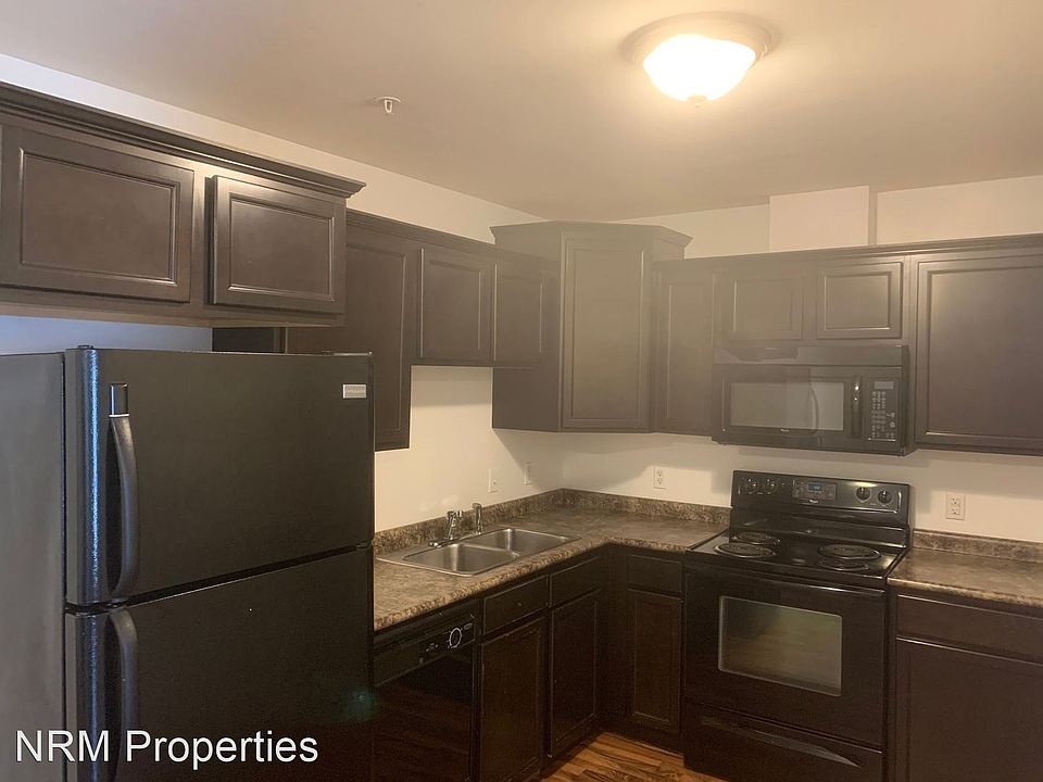 1st image of 128 Ash St #6