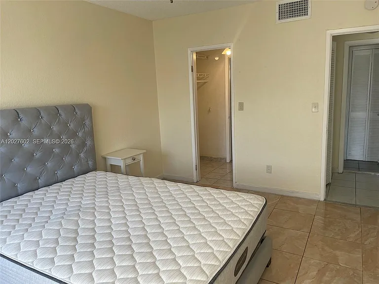 450 Golden Isles Dr #1H — Photo 17