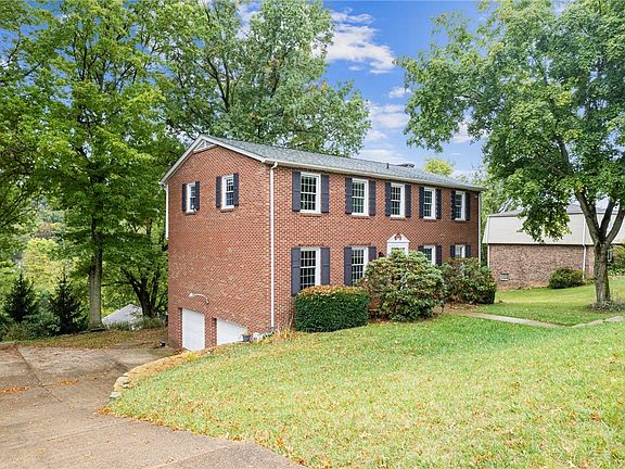 2nd image of 12 Chestnut Hill Dr