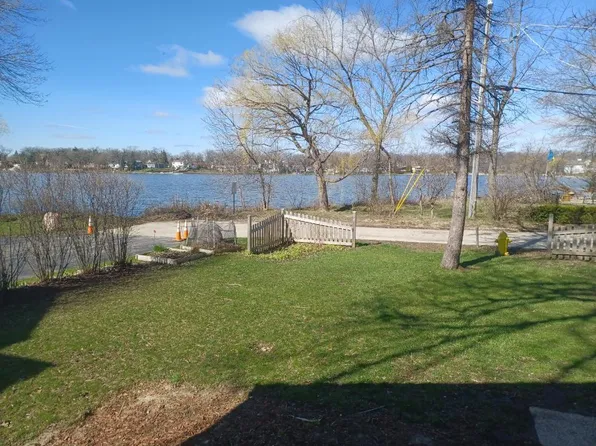 107 Burton St, Grayslake, IL 60030
