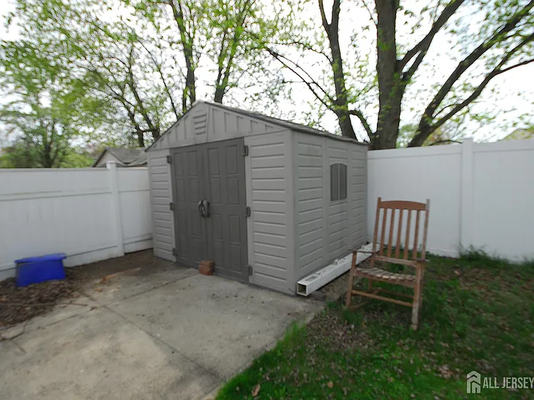 96 Brewster Cir — Photo 28