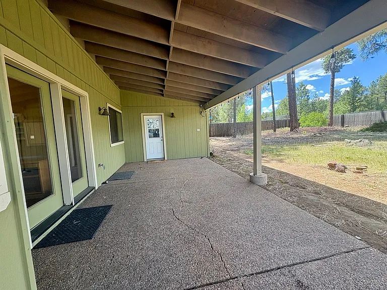 1636 W Ashley Way — Photo 17