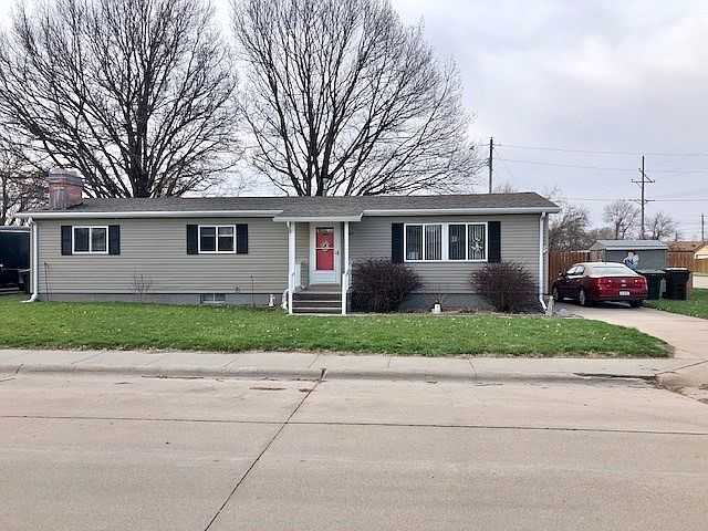 1st image of 1303 E 33rd St