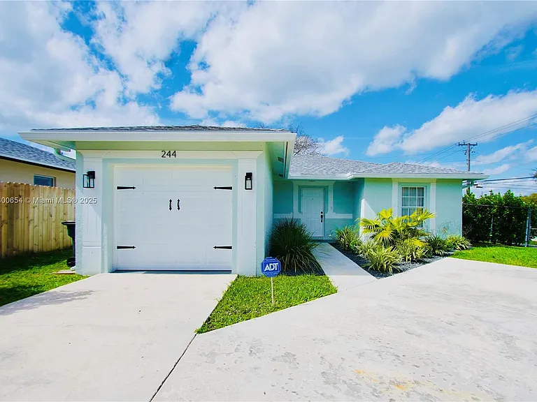 244 NW 6th Ave — Photo 35