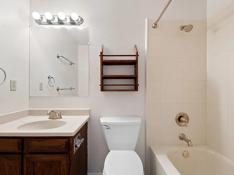 1009 S Lewiston Way — Photo 30