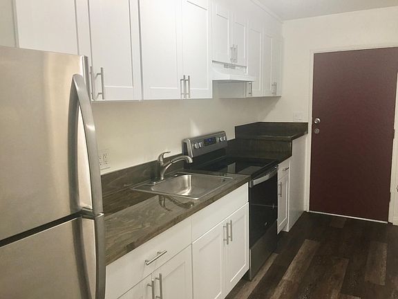 2nd image of 3017 C St