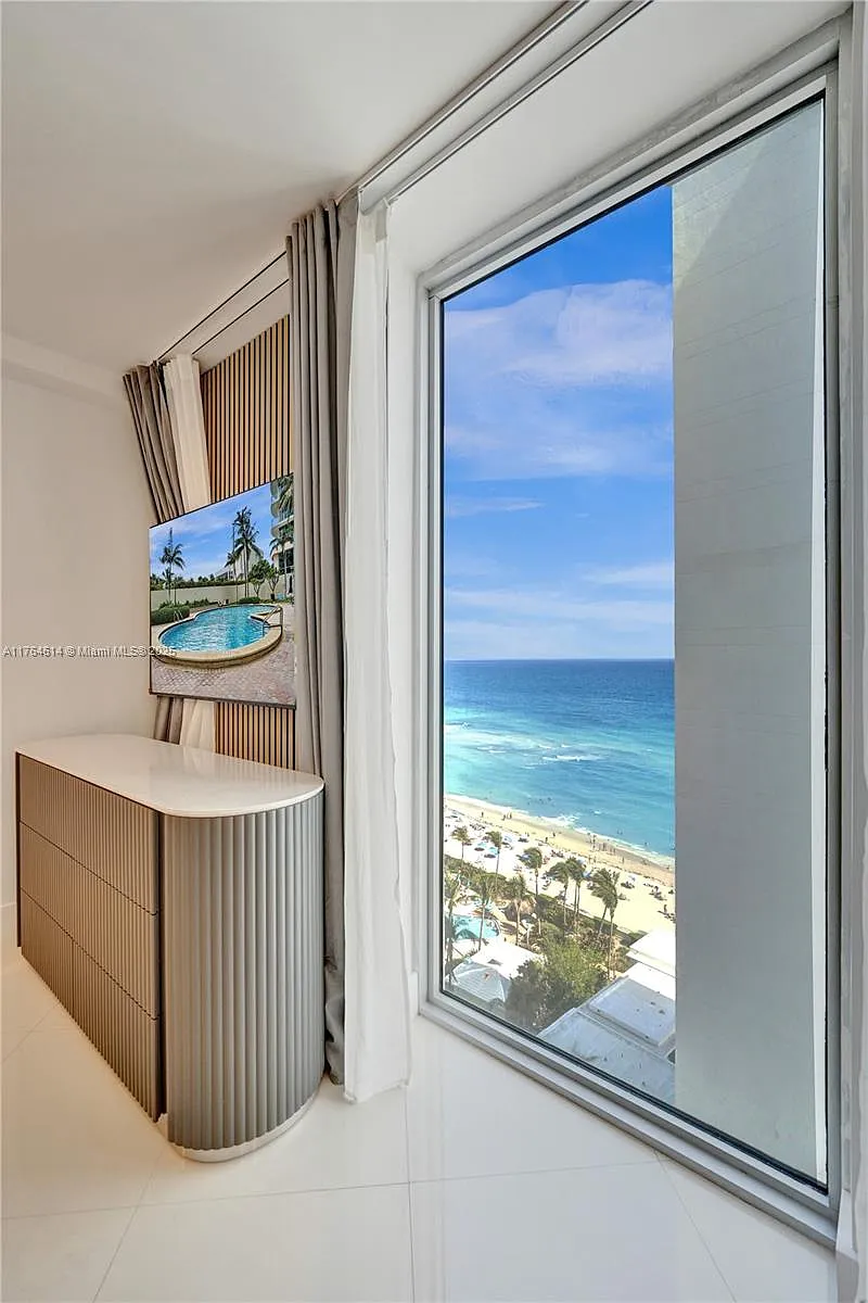 Building Photo - 4001 S Ocean Dr #16P