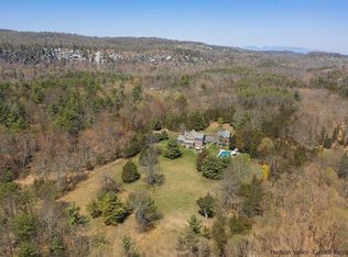 16 Woodstock Ln, New Paltz, NY 12561