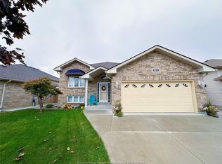 1129 Clover Ave, Windsor, ON N8P1W1