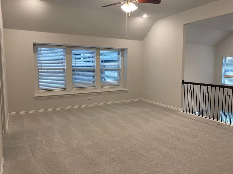 265 Golden Gate Dr — Photo 17