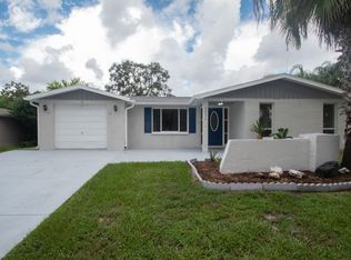 9135 Rainbow Ln, Port Richey, FL 34668
