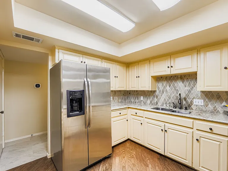 8104 East Ct — Photo 16