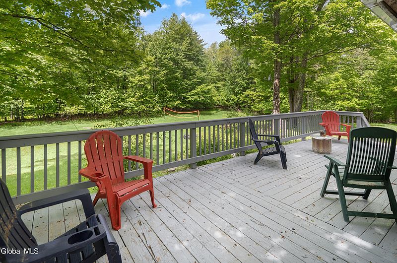 5th image of 633 Moore Hill Road