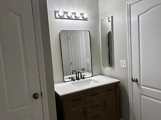 6012 Elaine Ave N — Photo 6